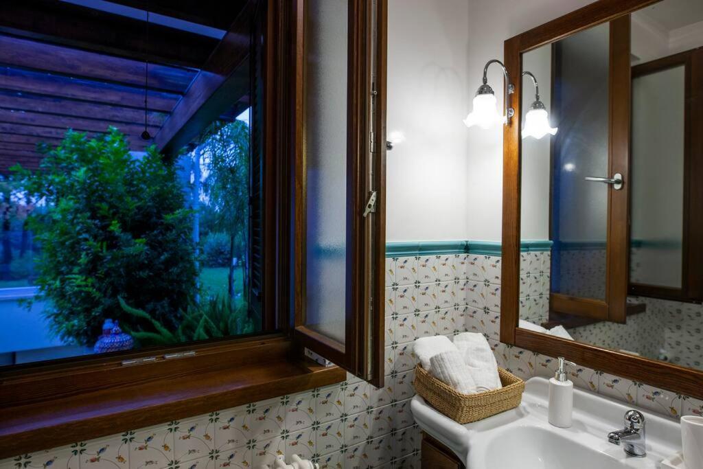 Spaziosa Villa Con Piscina E Giardino, Polignano A Mare Exteriör bild