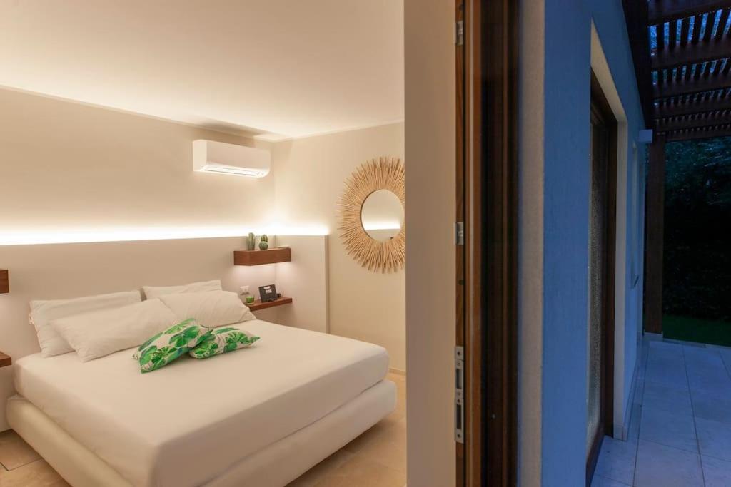 Spaziosa Villa Con Piscina E Giardino, Polignano A Mare Exteriör bild