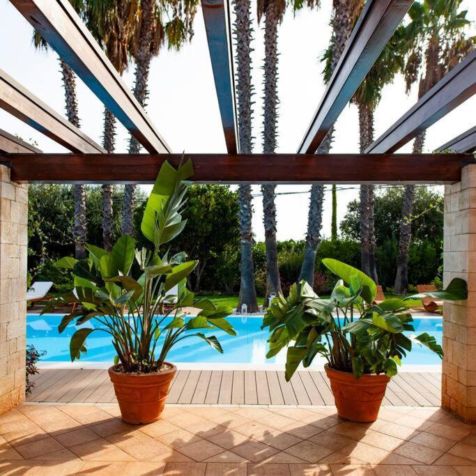 Spaziosa Villa Con Piscina E Giardino, Polignano A Mare Exteriör bild