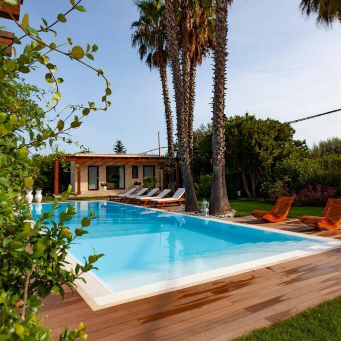Spaziosa Villa Con Piscina E Giardino, Polignano A Mare Exteriör bild