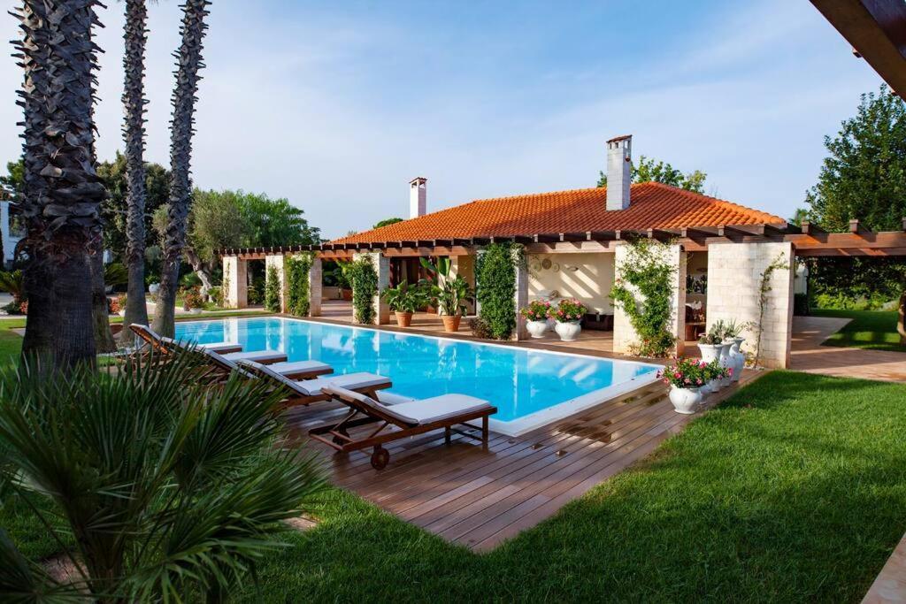 Spaziosa Villa Con Piscina E Giardino, Polignano A Mare Exteriör bild